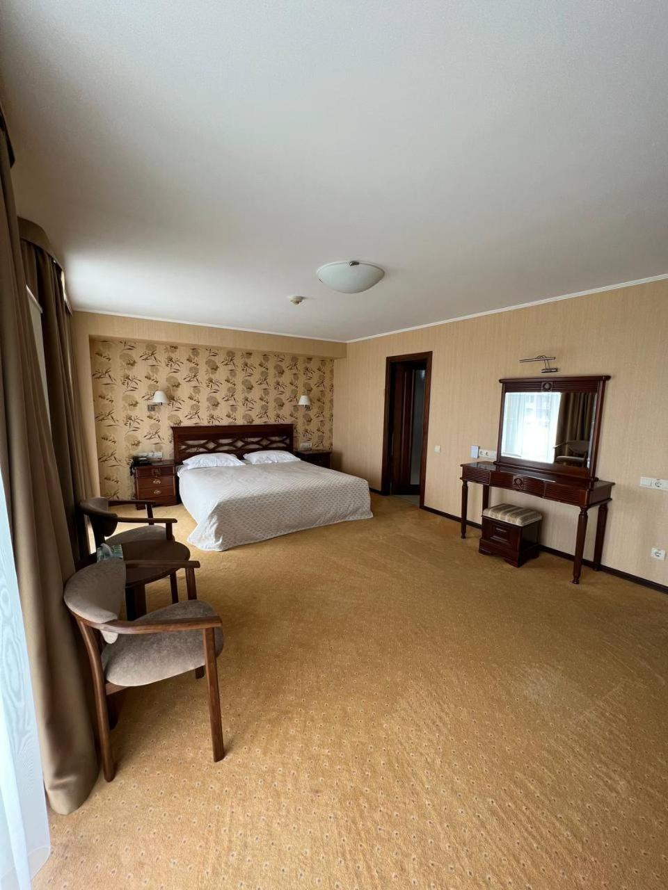 Grand-Marine Hotel & Spa Burlach'ya Balka Ngoại thất bức ảnh