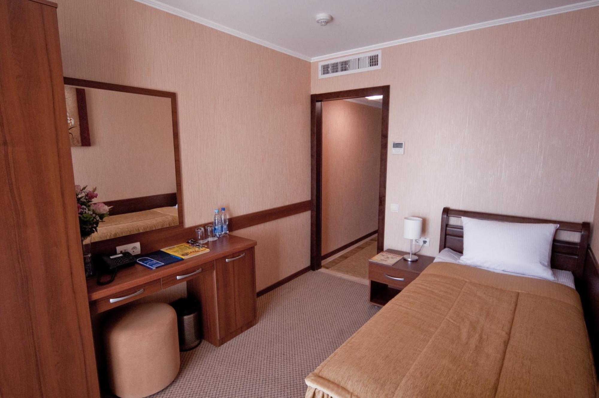 Grand-Marine Hotel & Spa Burlach'ya Balka Phòng bức ảnh