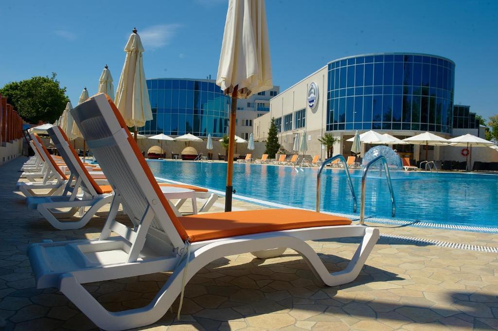 Grand-Marine Hotel & Spa Burlach'ya Balka Ngoại thất bức ảnh
