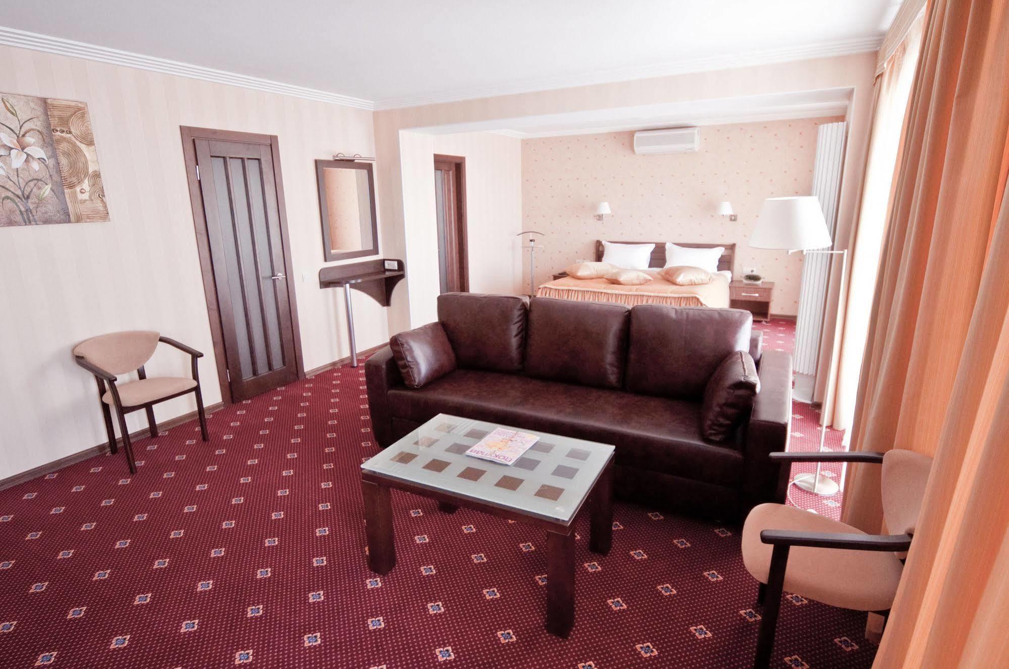 Grand-Marine Hotel & Spa Burlach'ya Balka Ngoại thất bức ảnh